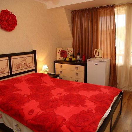 سوخومي Guest House Milana المظهر الخارجي الصورة